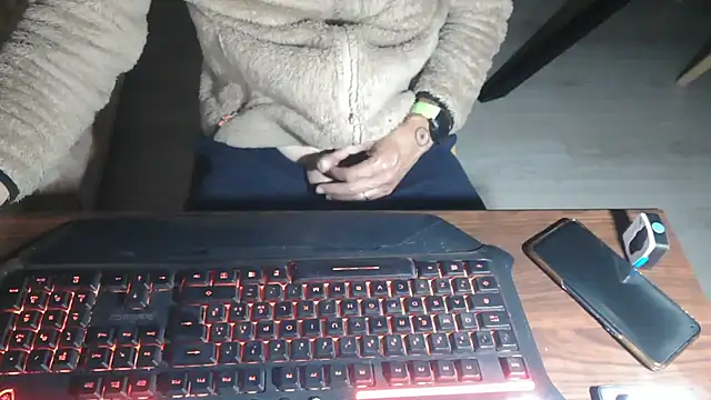 Snapshot of Adri_gard chatting on 05-04-26, 08:33 Adri gard online show from 05-04-26, 08:33