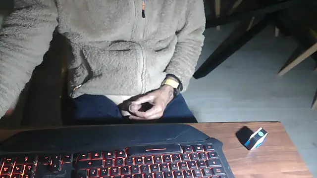 Snapshot of Adri_gard chatting on 04-22-26, 08:37 Adri gard online show from 04-22-26, 08:37