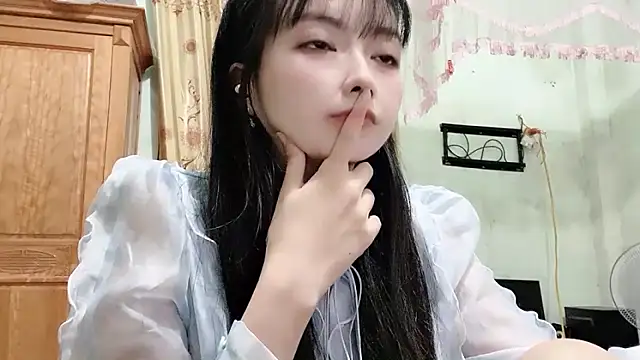 Snapshot of Nery_Asian chatting on 02-17-26, 07:49 Nery Asian online show from 02-17-26, 07:49