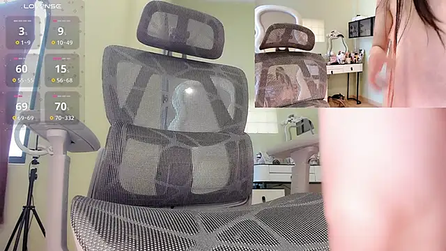 Snapshot of Nery_Asian chatting on 02-22-26, 04:37 Nery Asian online show from 02-22-26, 04:37