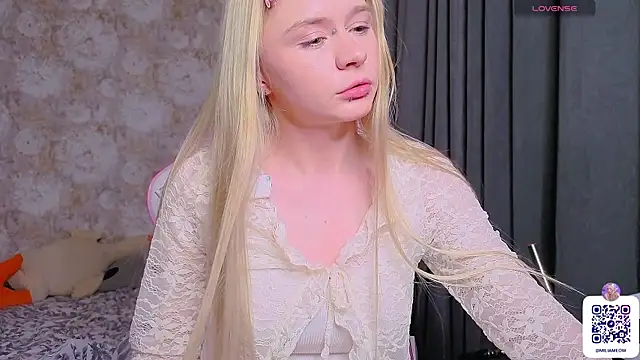 Snapshot of Milia_Parker chatting on 05-23-26, 08:41 Milia Parker online show from 05-23-26, 08:41