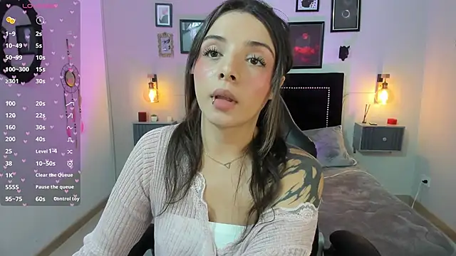 Charlotte  Benett online show from 02-12-26, 04:01