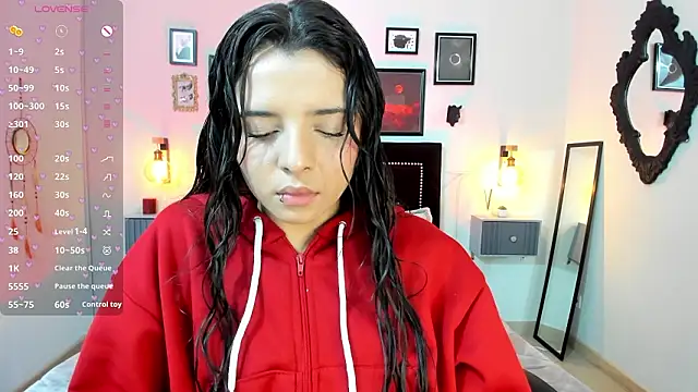 Charlotte  Benett online show from 03-17-26, 05:10