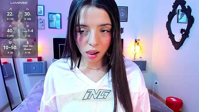 Charlotte  Benett online show from 04-12-26, 05:33