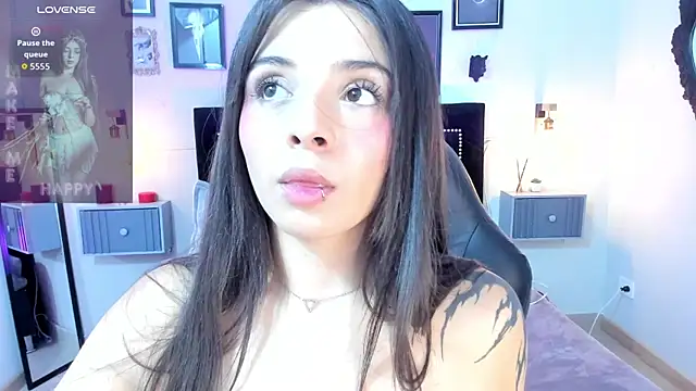 Charlotte  Benett online show from 03-29-26, 06:59