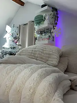 JezzyHill online show from 12-15-25, 11:38