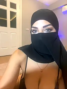 Amberonee31 online show from 10-19-25, 08:33