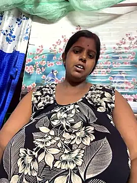 Snapshot of Beauty-queen chatting on 04-20-26, 03:57 Beauty-queen online show from 04-20-26, 03:57