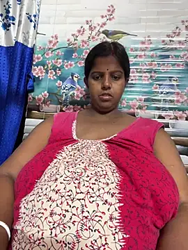 Snapshot of Beauty-queen chatting on 04-22-26, 11:39 Beauty-queen online show from 04-22-26, 11:39