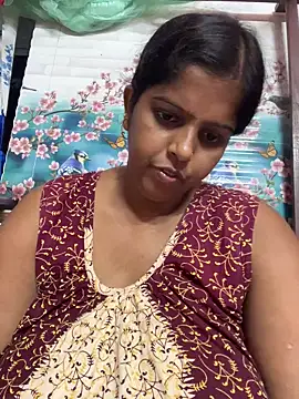 Beauty-queen online show from 10-27-25, 01:23