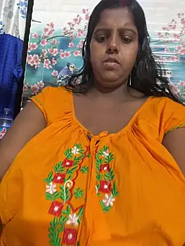 Snapshot of Beauty-queen chatting on 04-26-26, 12:13 Beauty-queen online show from 04-26-26, 12:13