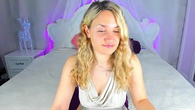 Snapshot of Milka_Blond chatting on 05-26-26, 01:58 Milka Blond online show from 05-26-26, 01:58
