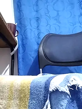 Snapshot of Leunamt chatting on 05-24-26, 04:45 Leunamt online show from 05-24-26, 04:45