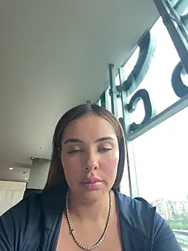 Alirawrz online show from 06-18-26, 04:01