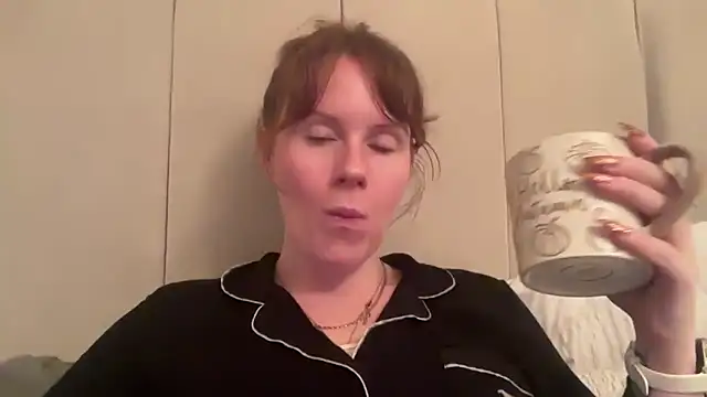 redheadrosie69 online show from 10-17-25, 06:53