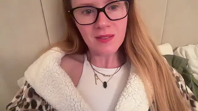 redheadrosie69 online show from 09-14-25, 06:52