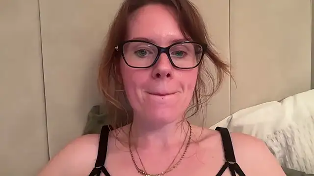 redheadrosie69 online show from 10-16-25, 06:16