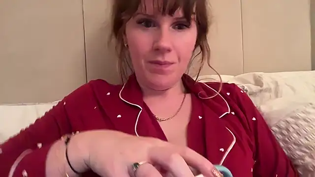 redheadrosie69 online show from 11-17-25, 08:13