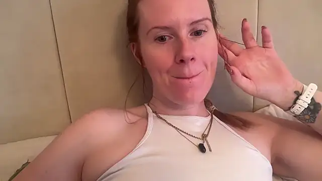 redheadrosie69 online show from 10-10-25, 07:20