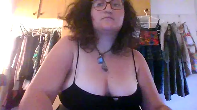 Snapshot of juicyrubies chatting on 11-02-25, 11:15 juicyrubies online show from 11-02-25, 11:15