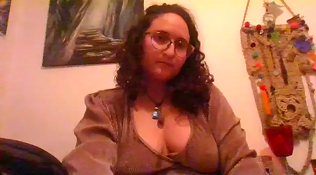 Snapshot of juicyrubies chatting on 02-05-25, 12:38 juicyrubies online show from 02-05-25, 12:38