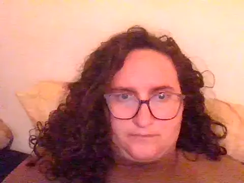 Snapshot of juicyrubies chatting on 03-08-25, 03:02 juicyrubies online show from 03-08-25, 03:02