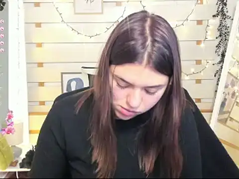 Josephine Kiss online show from 12-22-25, 08:14