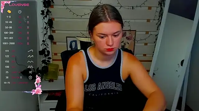 Josephine Kiss online show from 08-05-26, 02:22