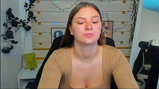 Josephine Kiss online show from 04-27-26, 12:14