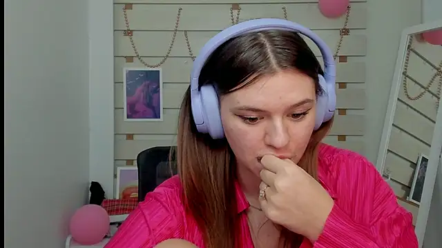 Josephine Kiss online show from 02-26-25, 05:00