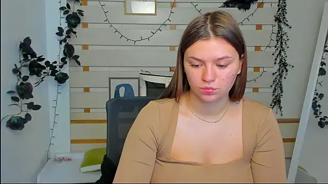 Josephine Kiss online show from 04-29-26, 09:24