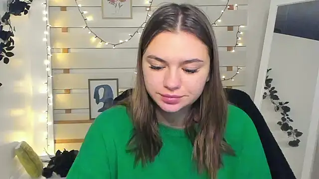 Josephine Kiss online show from 11-14-25, 06:17