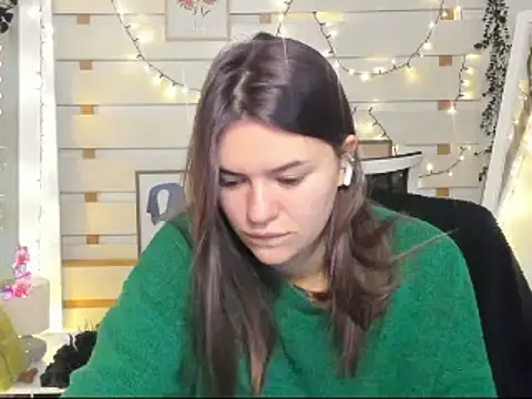 Josephine Kiss online show from 12-21-25, 12:51