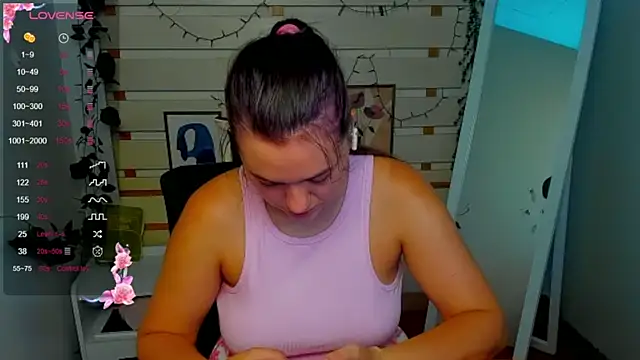 Josephine Kiss online show from 08-06-26, 12:33