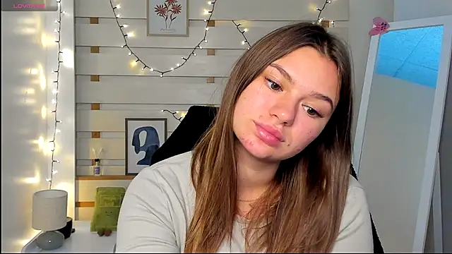 Josephine Kiss online show from 10-04-25, 12:50