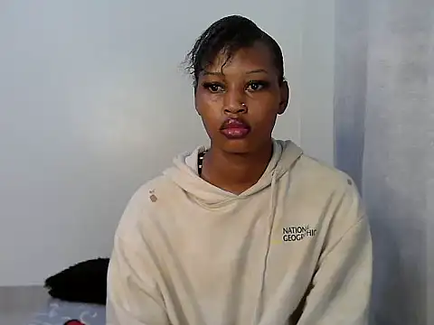 Snapshot of Sweet_Vinkah chatting on 04-07-26, 02:13 Sweet Vinkah online show from 04-07-26, 02:13