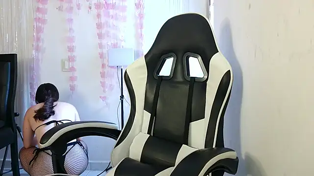 livgomez online show from 09-19-25, 01:37