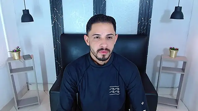 Snapshot of Erick_Wall chatting on 07-16-26, 02:19 Erick Wall online show from 07-16-26, 02:19