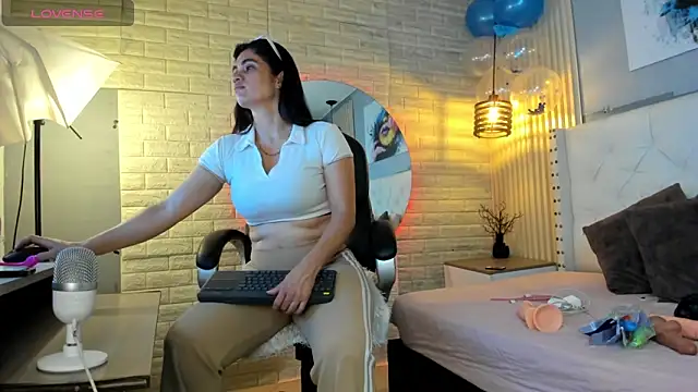 sussy  stone online show from 06-13-26, 11:52