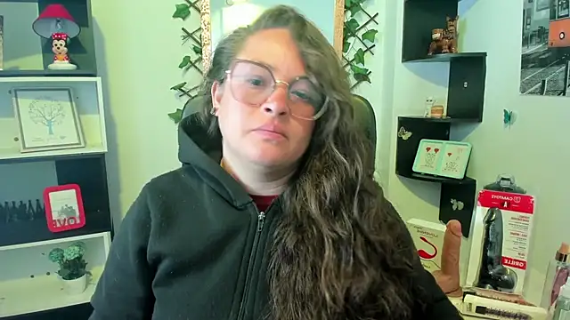 SaraThomso online show from 10-04-25, 03:41