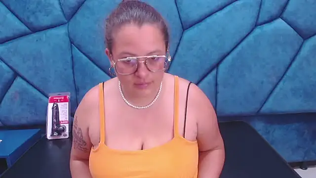 SaraThomso online show from 02-26-25, 02:52