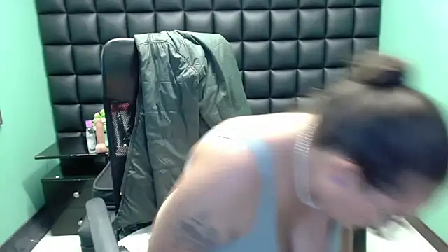 SaraThomso online show from 02-21-25, 06:07