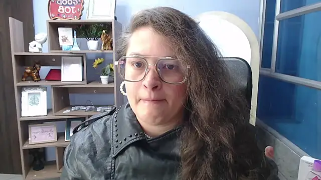 SaraThomso online show from 02-19-25, 03:06