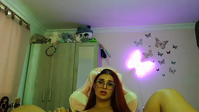 caroline jonson online show from 04-06-26, 02:51