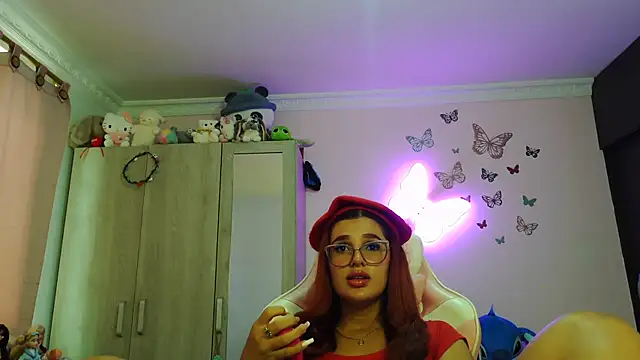 caroline jonson online show from 04-30-26, 02:46