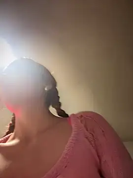 Lorraine Leon online show from 12-23-24, 03:07