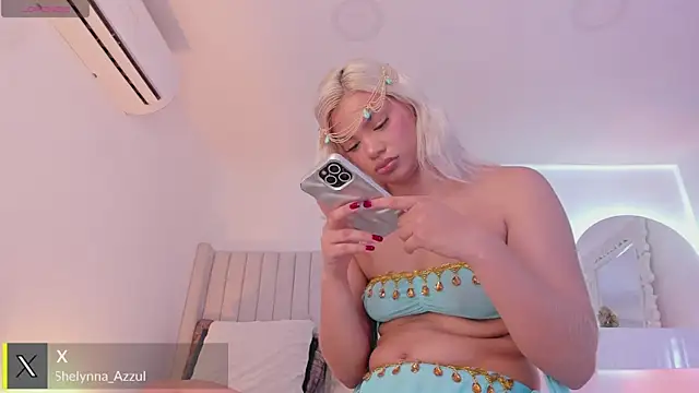 Shelynna azzul online show from 10-28-25, 08:41