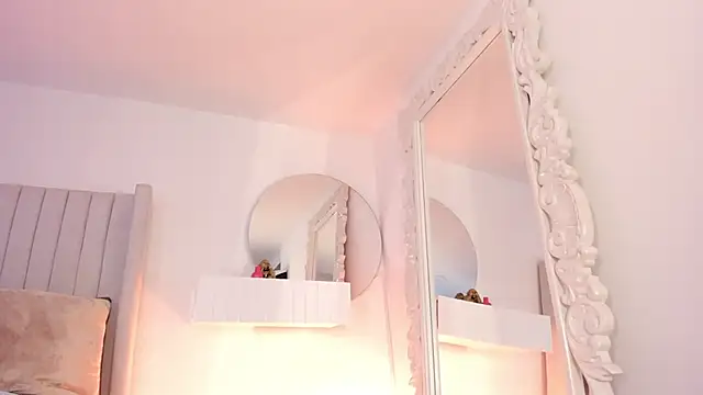 Shelynna azzul online show from 03-09-26, 07:50