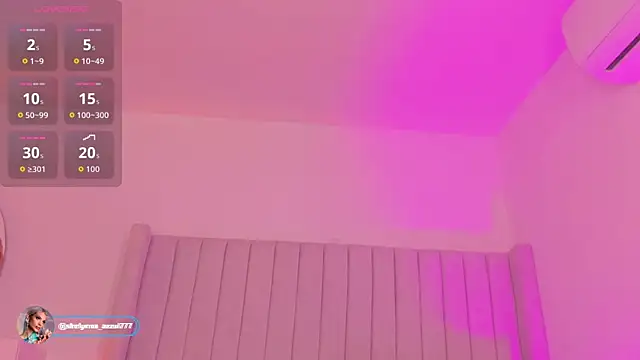 Shelynna azzul online show from 12-20-25, 08:22