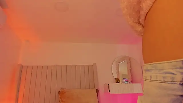 Shelynna azzul online show from 03-27-26, 08:43